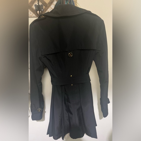 Kenneth Cole spring jacket with gold details - Picture 2 of 4